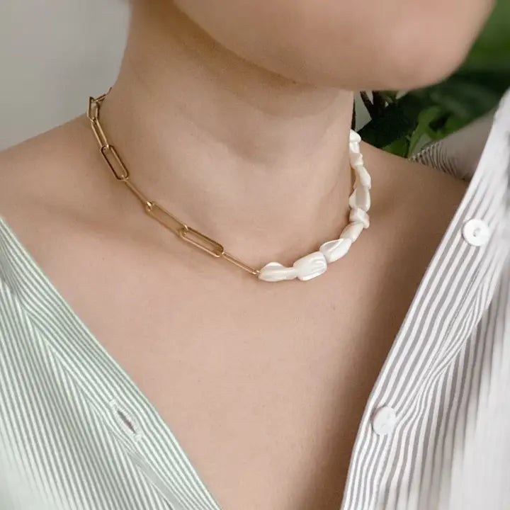 Shell & Chain Necklace